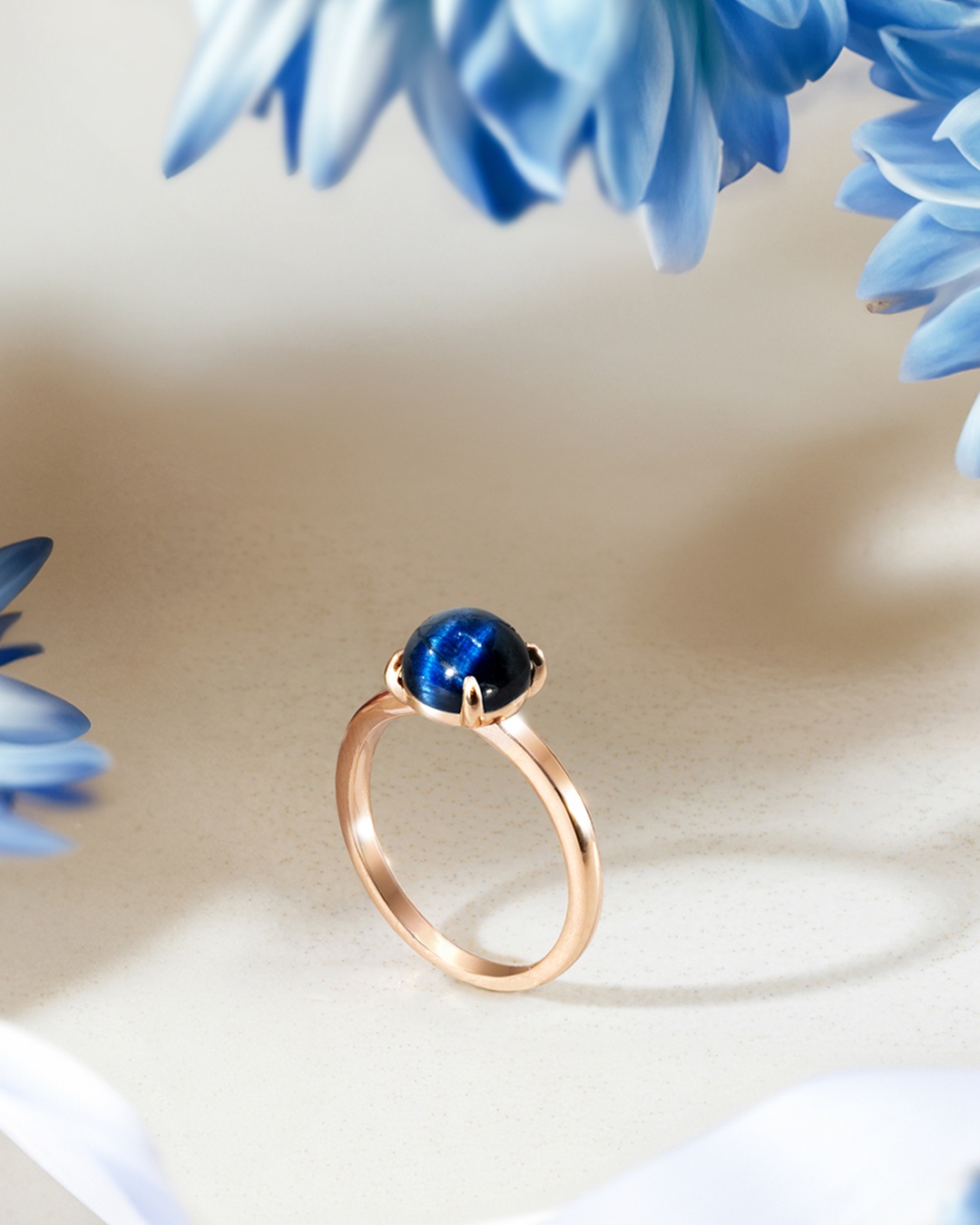 Packshot Ring blauem Tigerauge Olmetia