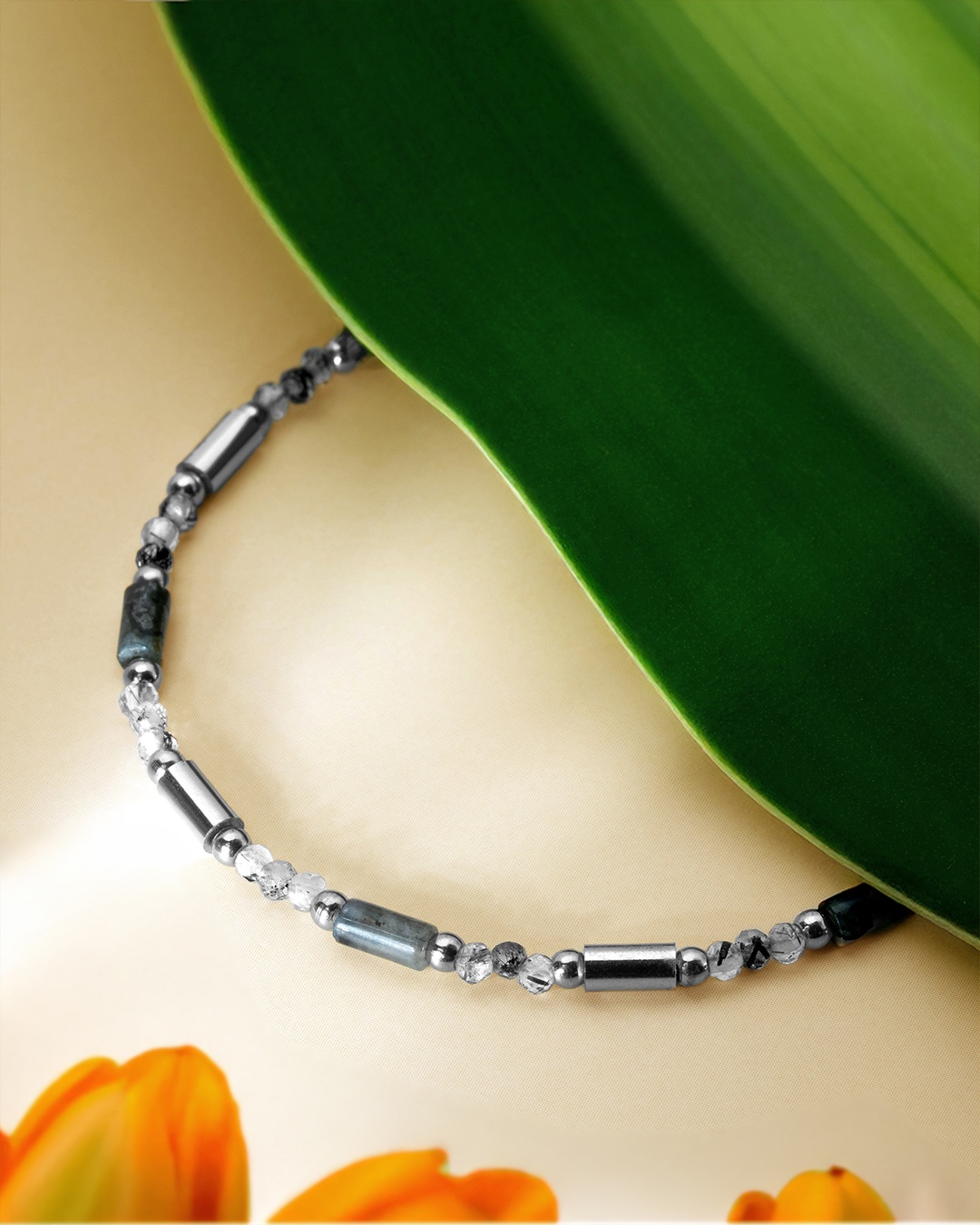 Packshot Armband Turmalinquarz und Labradorite Adranina