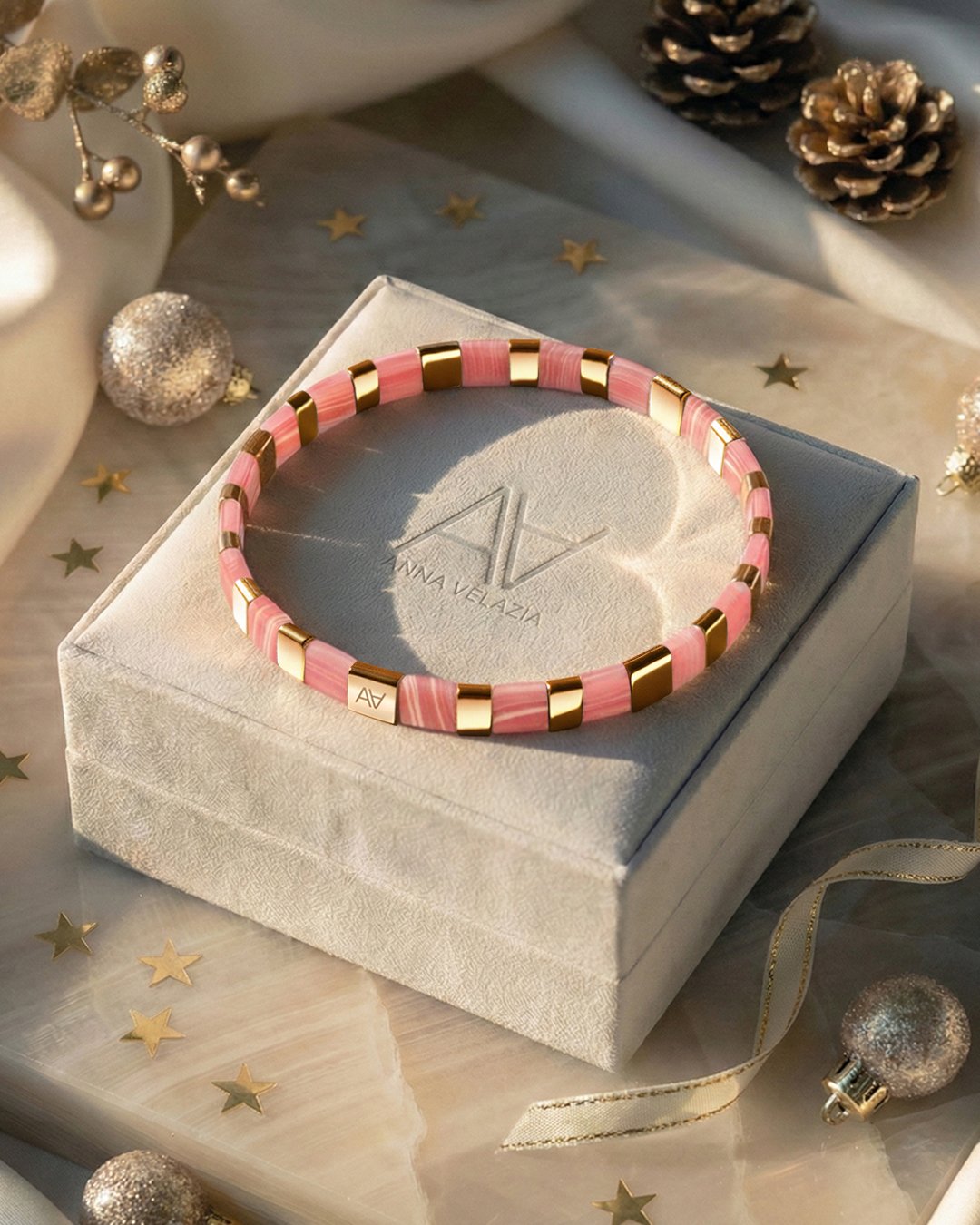 Packshot Armband synthetischer rosa Chalcedon Corciano