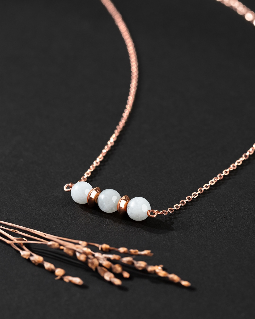 Packshot Anhänger Mondstein Millazina