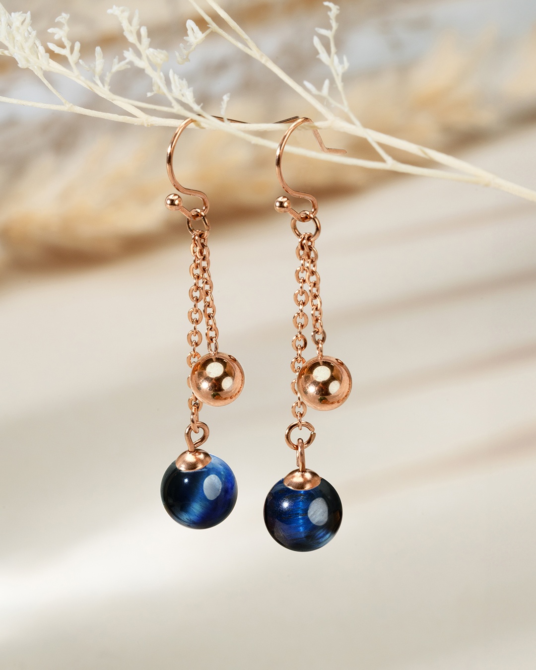 Packshot Ohrringe Blaues Tigerauge Olmeti